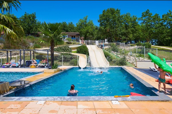 village+des+cigales+zwembad+1+vakantiepark+frankrijk+vakantiehuis+dordogne+lot+mauroux