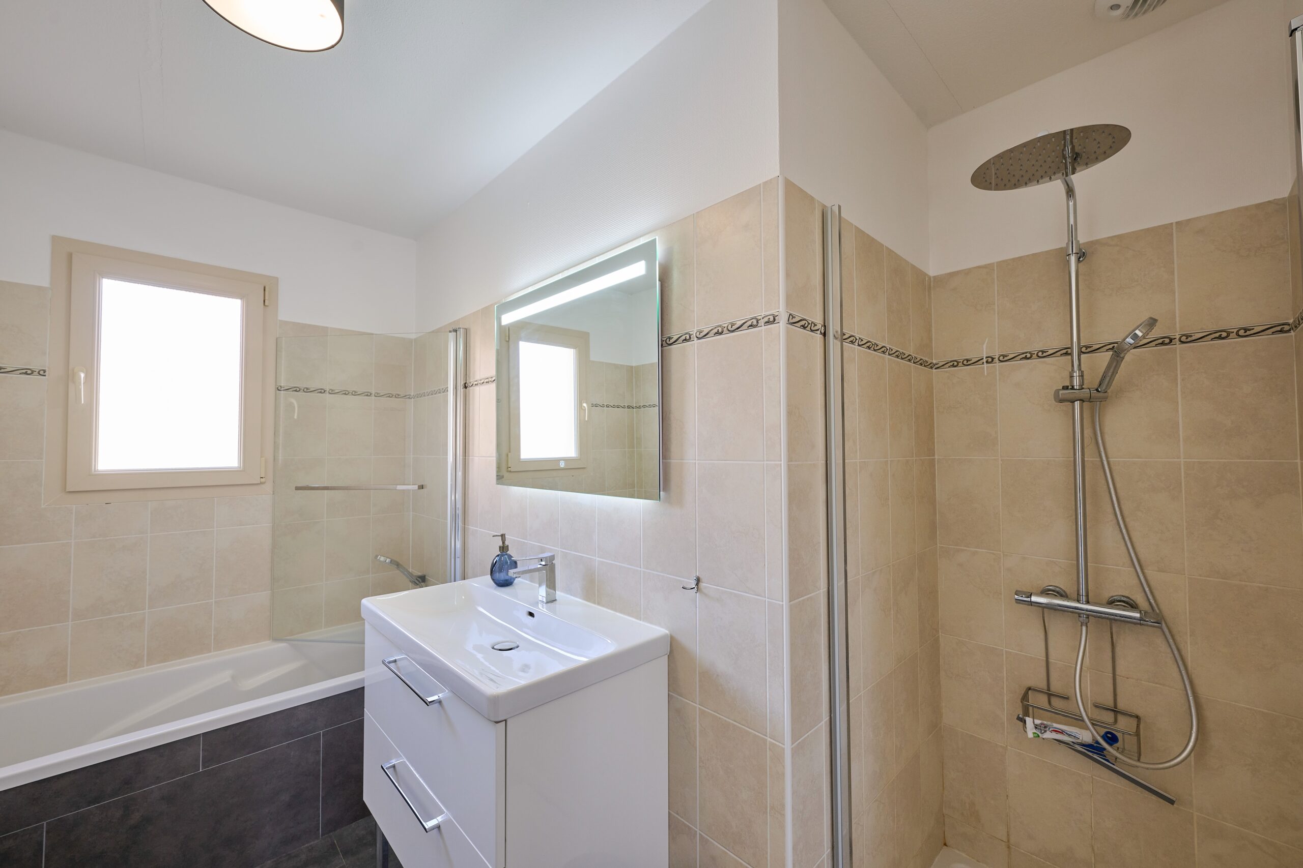 Domaine de Lanzac 17 13 Frankrijk Dordogne vakantiepark luxe vakantiehuis zwembad kinderen restaurant